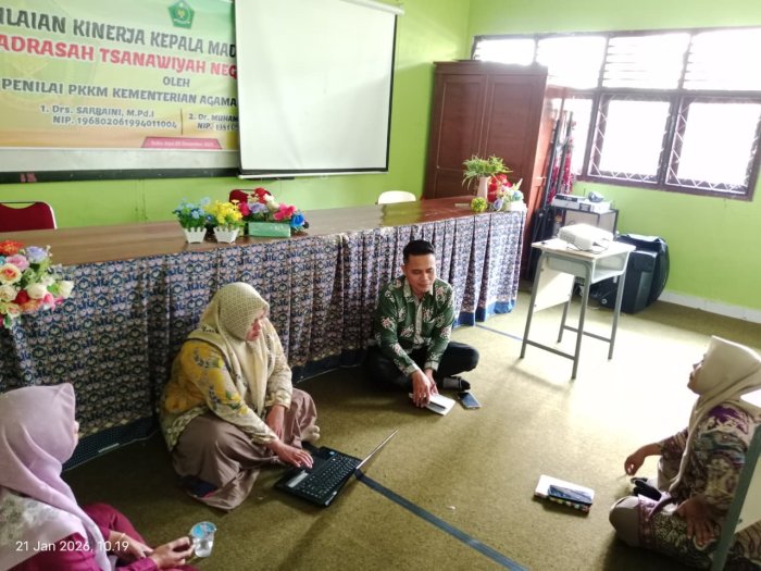 Tingkatkan Kualitas Publikasi, Tim Humas MTsN 1 Bungo Siapkan Informasi Edukatif Tingkatkan Kualitas Publikasi, Tim Humas MTsN 1 Bungo Siapkan Informasi Edukatif