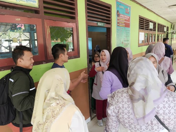 Menjelang Bulan Suci Ramadan 1447 H, GTK MTsN 1 Bungo Pererat Ukhuwah Lewat Tradisi Bersalaman