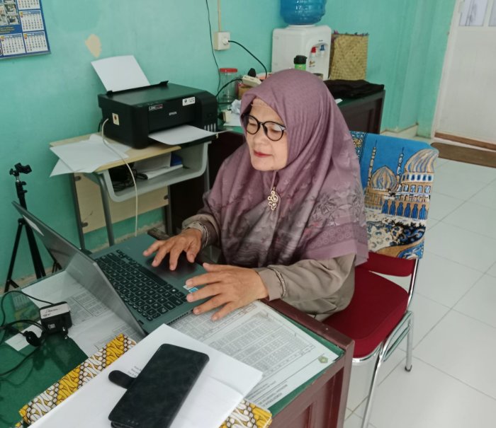 Besok Masuk Cuti Lebaran, GTK MTsN 1 Bungo Selesaikan Administrasi dan Sambut Hari Kemenangan