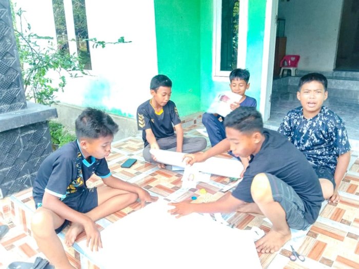 Semangat Belajar Berlanjut! Siswa 8A Lanjutkan Proyek IPA Struktur Tubuh Manusia