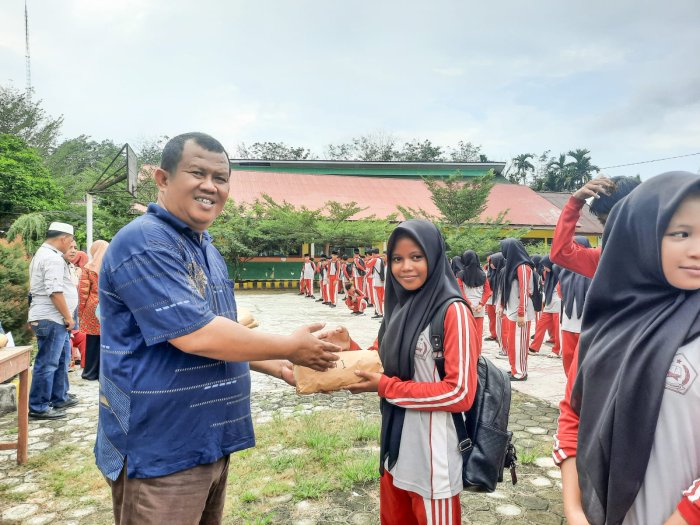 Apresiasi Gemilang! MTsN 1 Bungo Serahkan Hadiah kepada Para Juara SMART Ramadan 1447 H