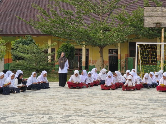 Pagi Penuh Hikmah, MTsN 1 Bungo Dalami Makna Surah An-Naziat dalam Pengajian Rutin