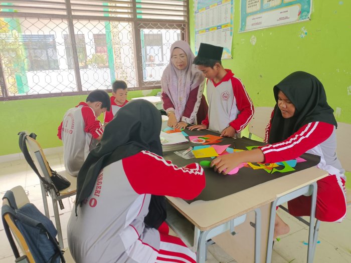 Pembelajaran Bahasa Arab Di Kelas VII Semakin Menarik dengan Lagu dan Media Bergambar Pembelajaran Bahasa Arab Di Kelas VII Semakin Menarik dengan Lagu dan Media Bergambar