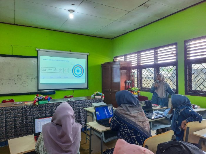 Lanjutan Sosialisasi Kurikulum Berbasis Cinta (KBC) di MTsN 1 Bungo: Perkuat Pemahaman Guru dan Tenaga Kependidikan Lanjutan Sosialisasi Kurikulum Berbasis Cinta (KBC) di MTsN 1 Bungo: Perkuat Pemahaman Guru dan Tenaga Kependidikan